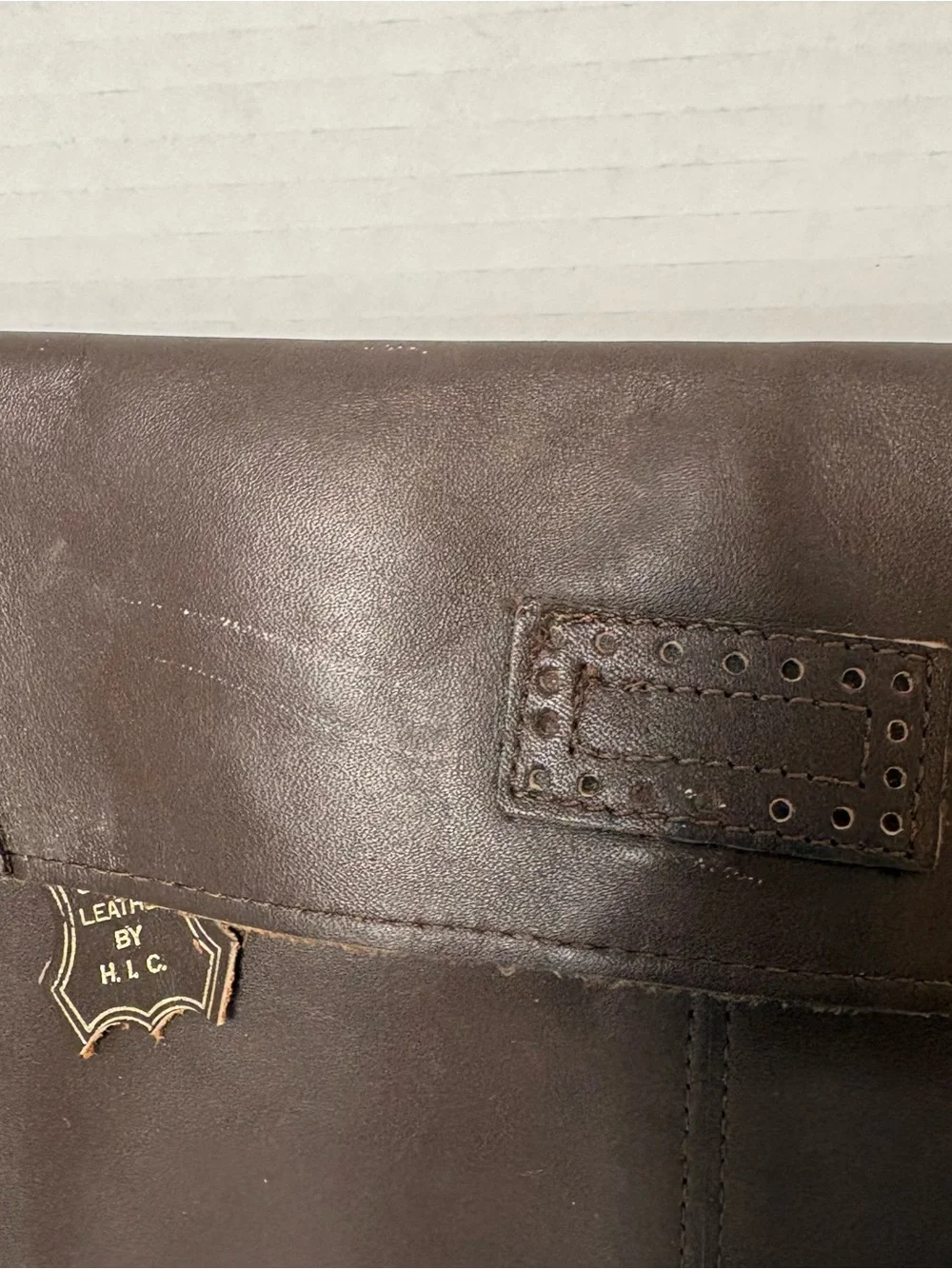 Vtg. HLC chocolate brown leather western envelope clutch